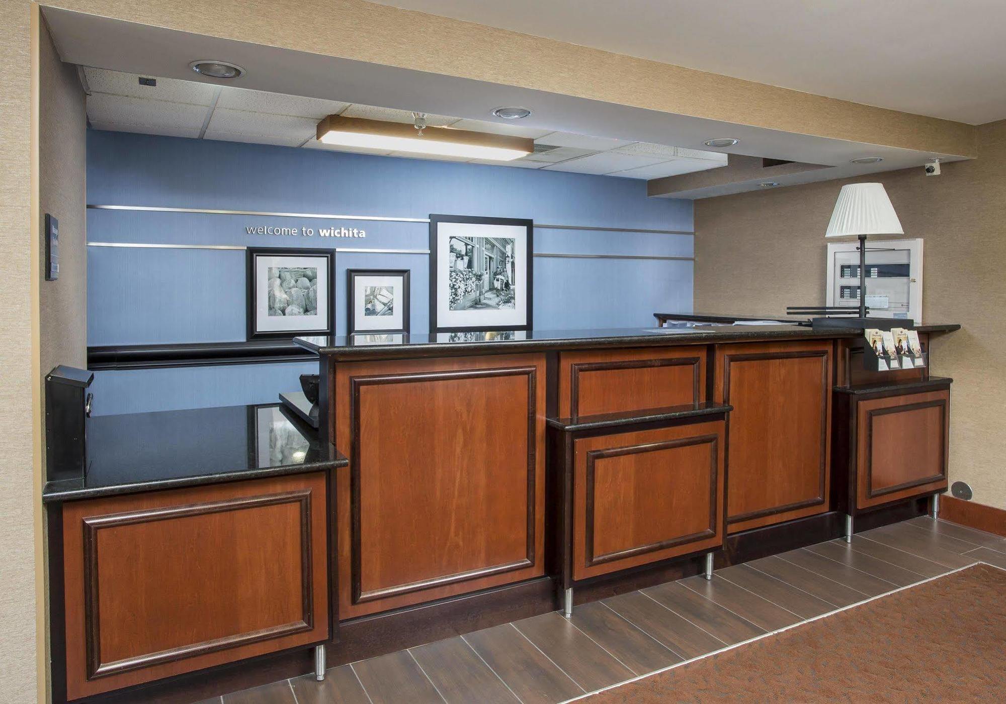 Hampton Inn Wichita-East Εξωτερικό φωτογραφία